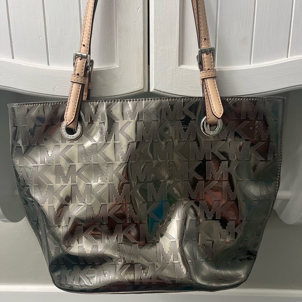 Handbag - Picture 9 of 11